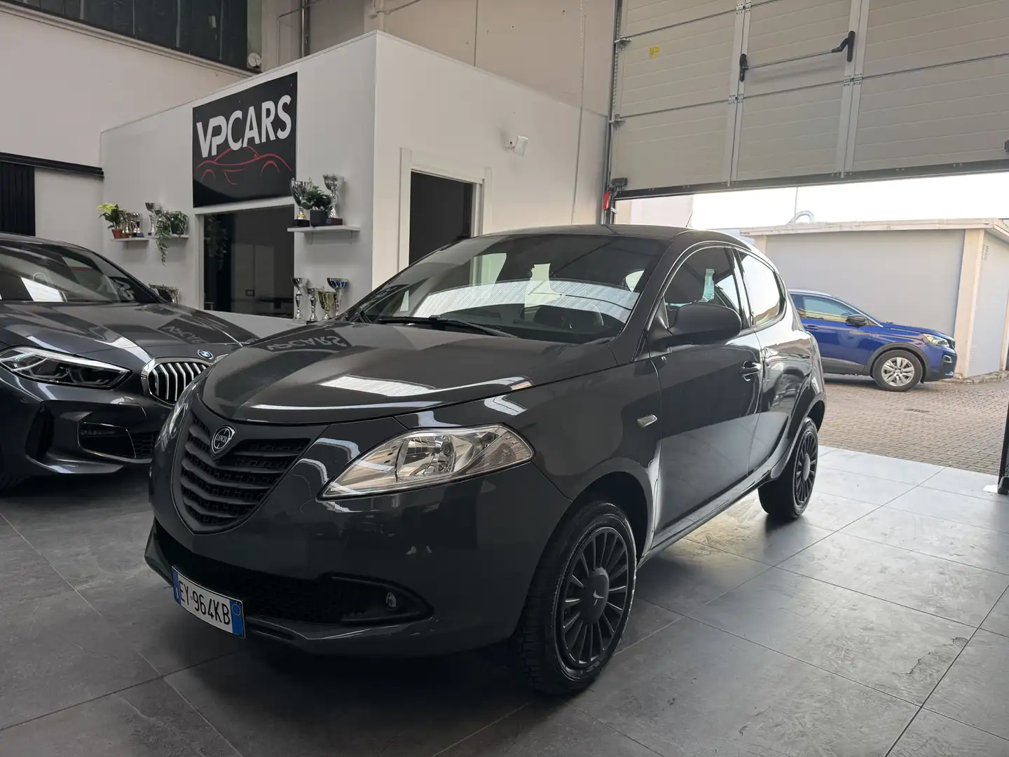 Lancia Ypsilon 0.9 t.air Gold ecochic metano 80cv E6 - 1