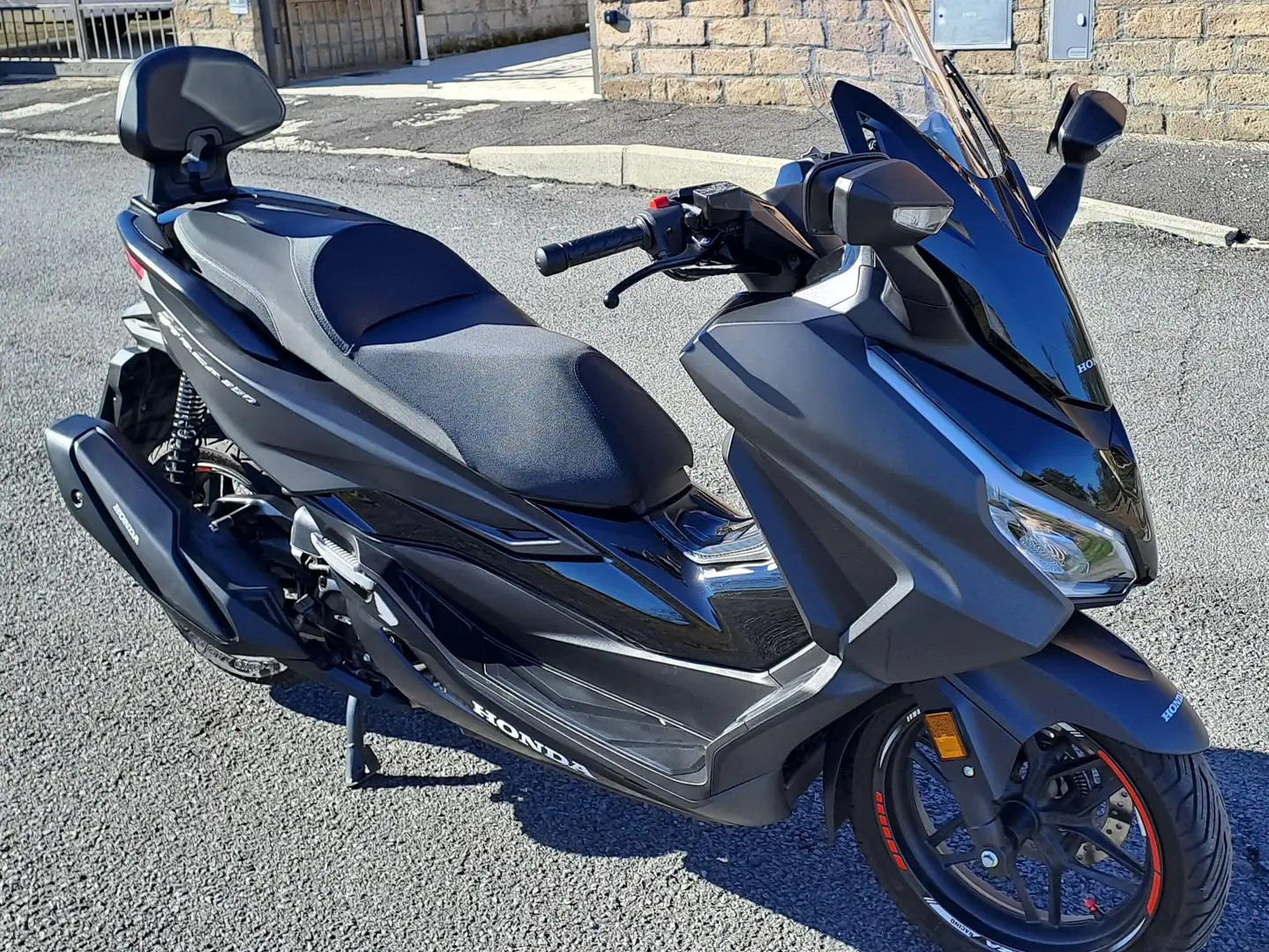 Honda Forza 350 Deluxe Schwarz - 2