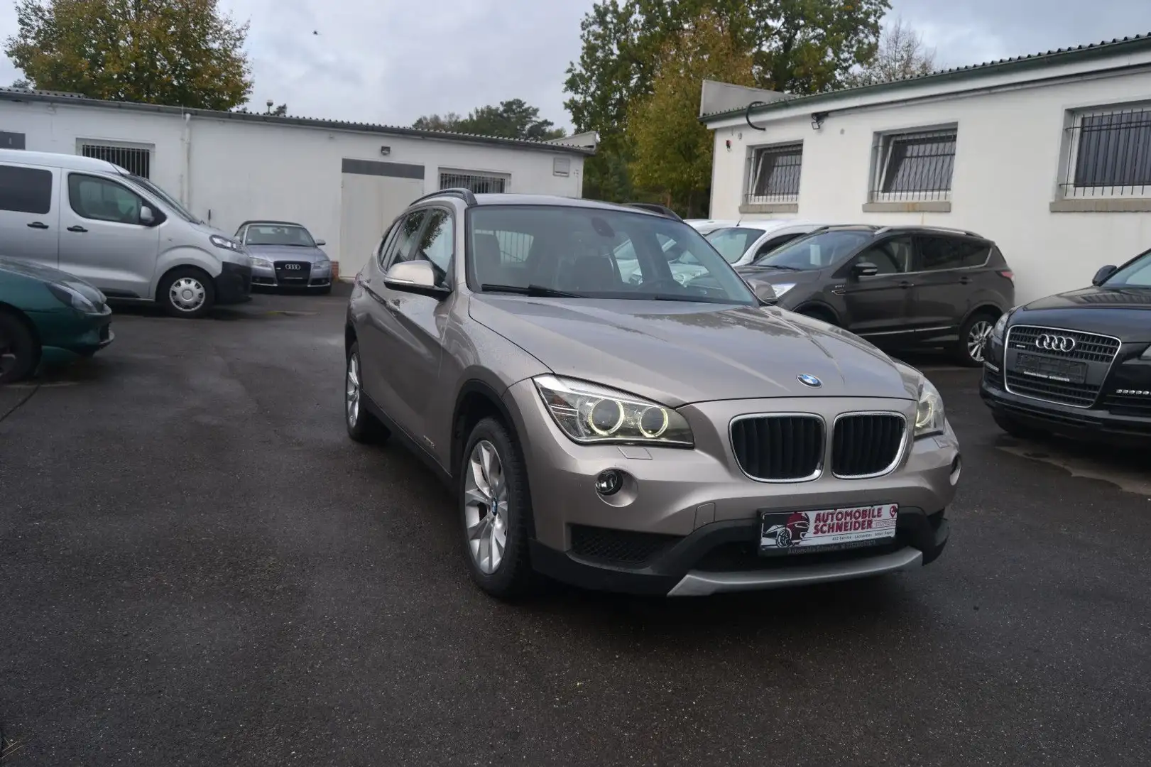 BMW X1 Baureihe X1 18 d xDrive LKW 2 Sitze Silber - 1