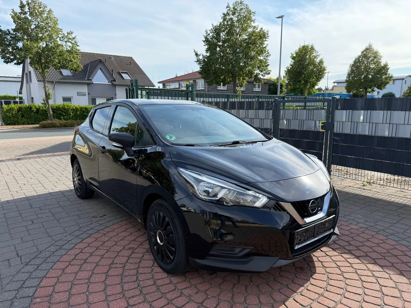 Nissan Micra Visia Plus TEMPOMAT+KLIMA+EURO6 Schwarz - 2