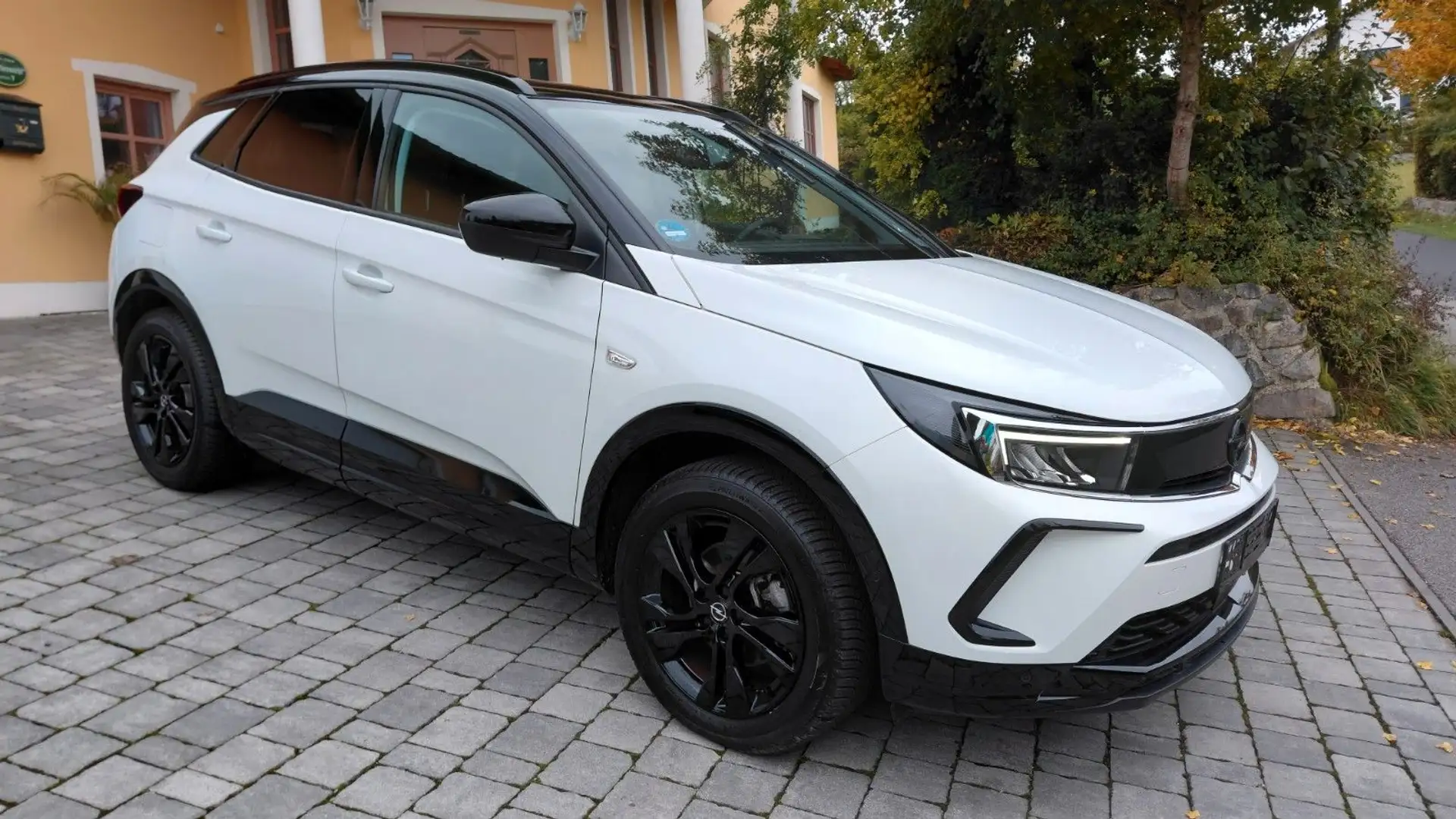 Opel Grandland X GS-Line 1.2 Turbo Automatik - 2