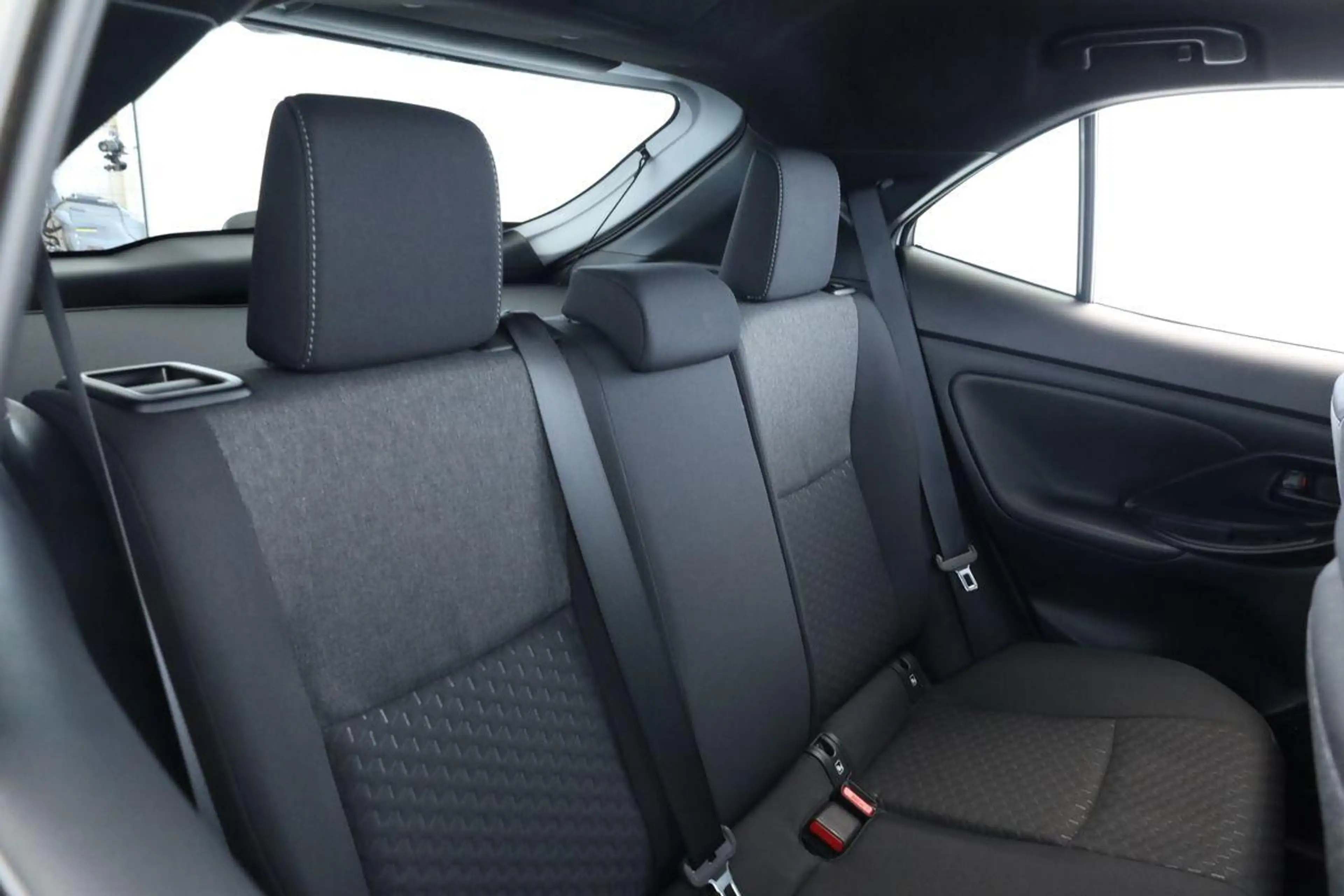 Toyota Yaris Cross Hybrid Teamplayer LED Nav SitzHZ Kam — photo 14