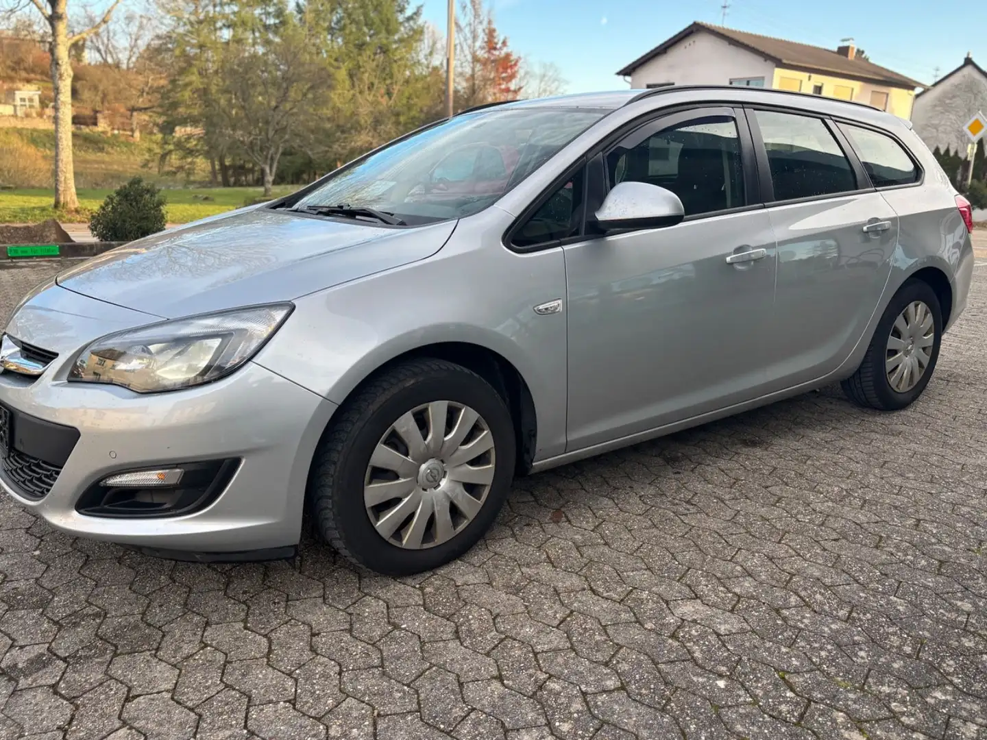 Opel Astra J Tourer Edition*EURO 6*NAVI*PDC*SHZ* Argento - 2
