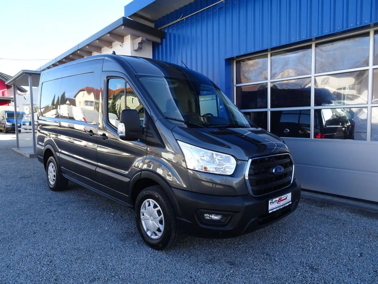 Ford Transit 350 Kasten L2H2 Trend / Anhängelast 3500KG Grau - 1