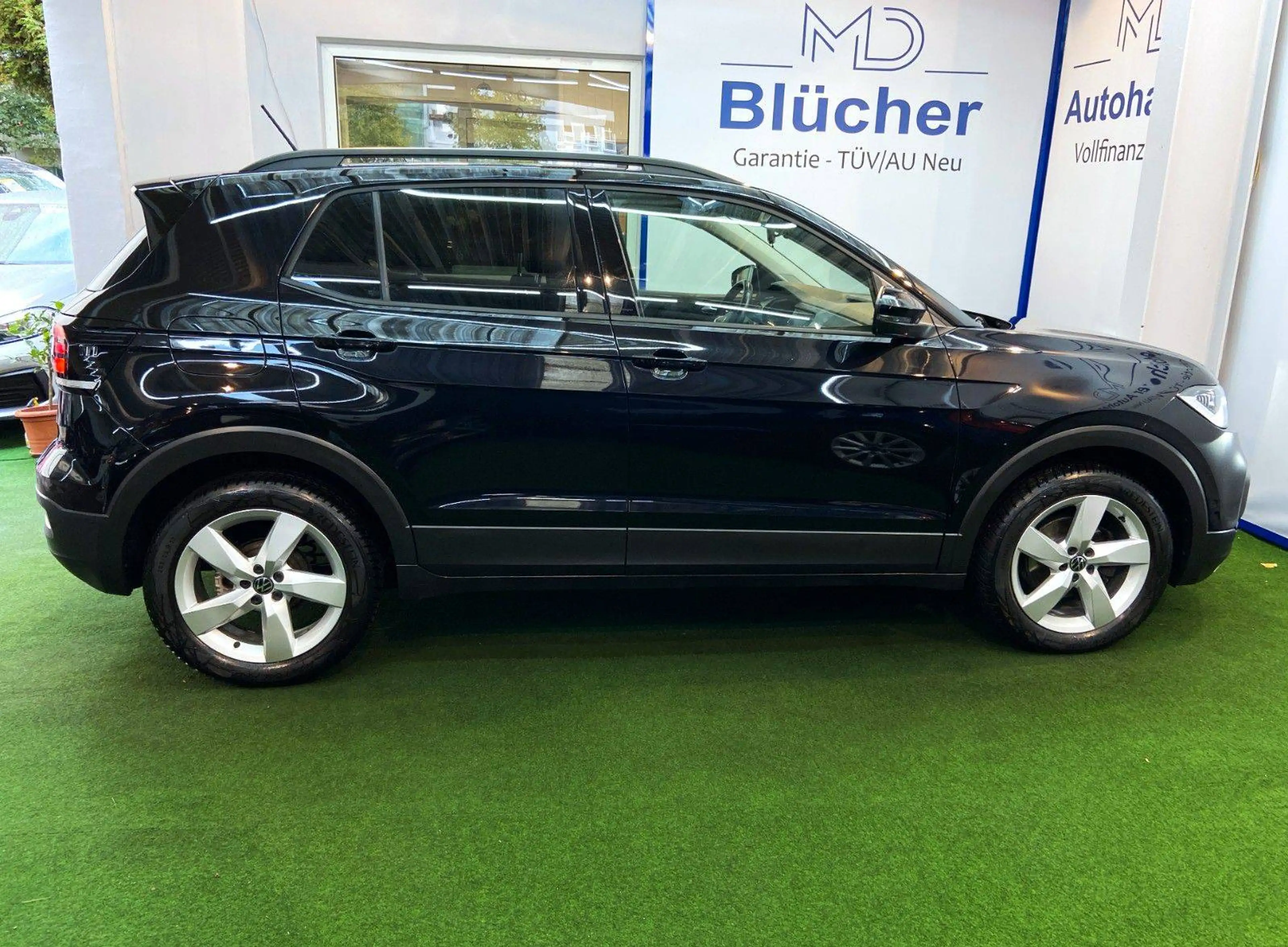 Volkswagen T-Cross Life Automatik 150 PS LED Apple Car — photo 4