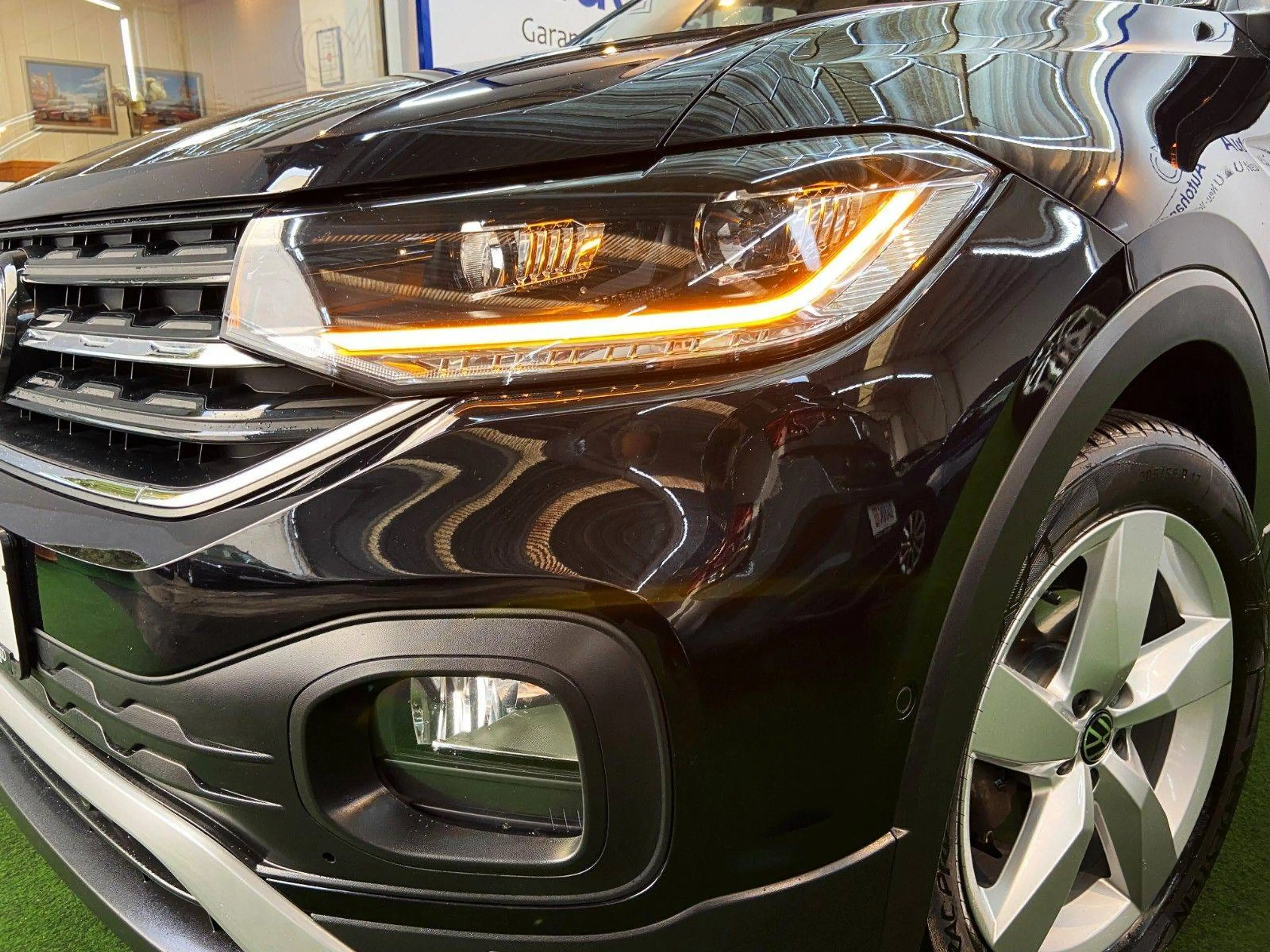 Volkswagen T-Cross Life Automatik 150 PS LED Apple Car — photo 11