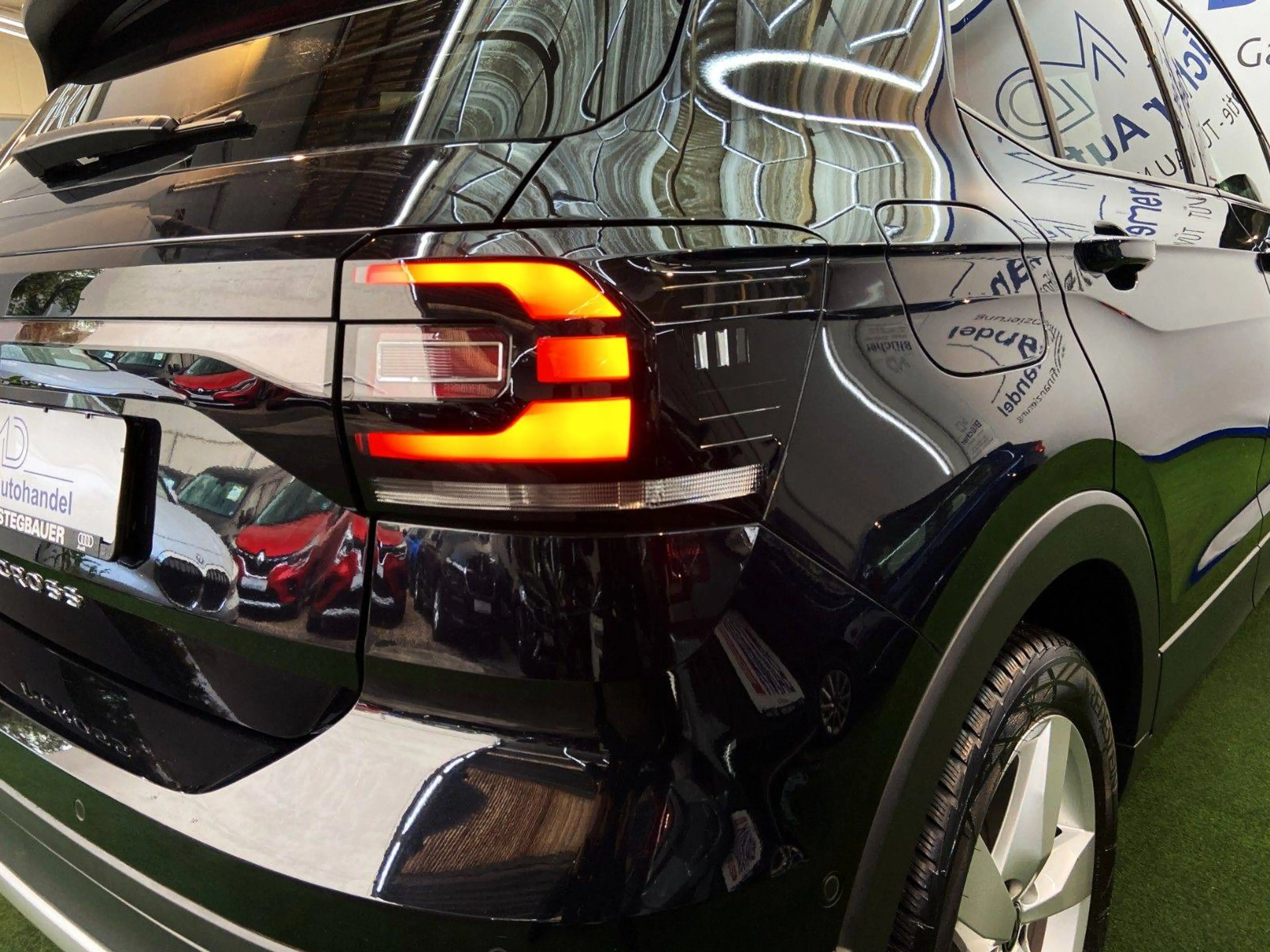 Volkswagen T-Cross Life Automatik 150 PS LED Apple Car — photo 12