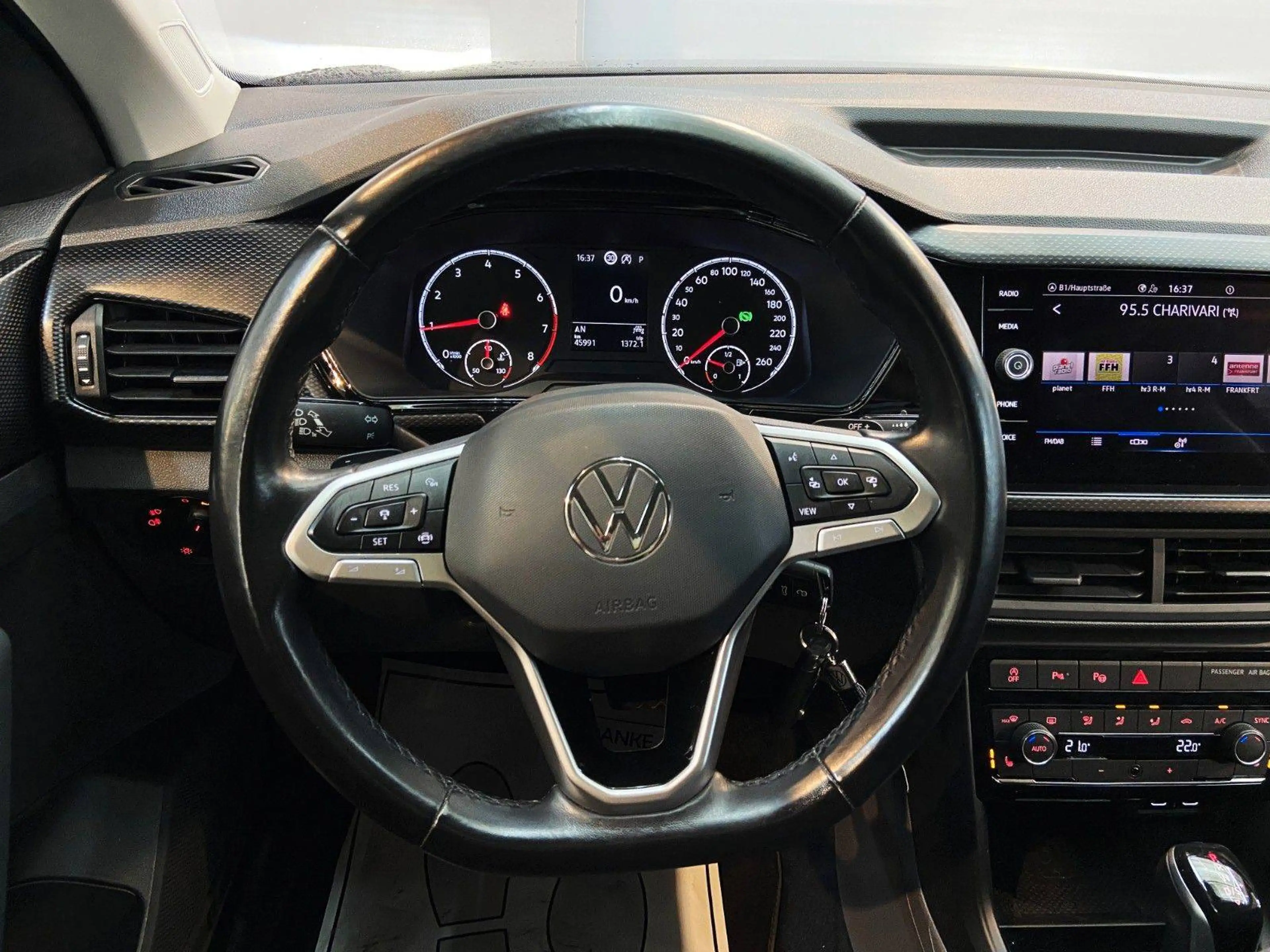 Volkswagen T-Cross Life Automatik 150 PS LED Apple Car — photo 13