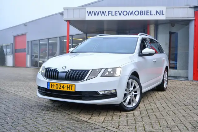 Skoda Octavia Combi 1.0 TSI Greentech Clever Edition Navi|Half L