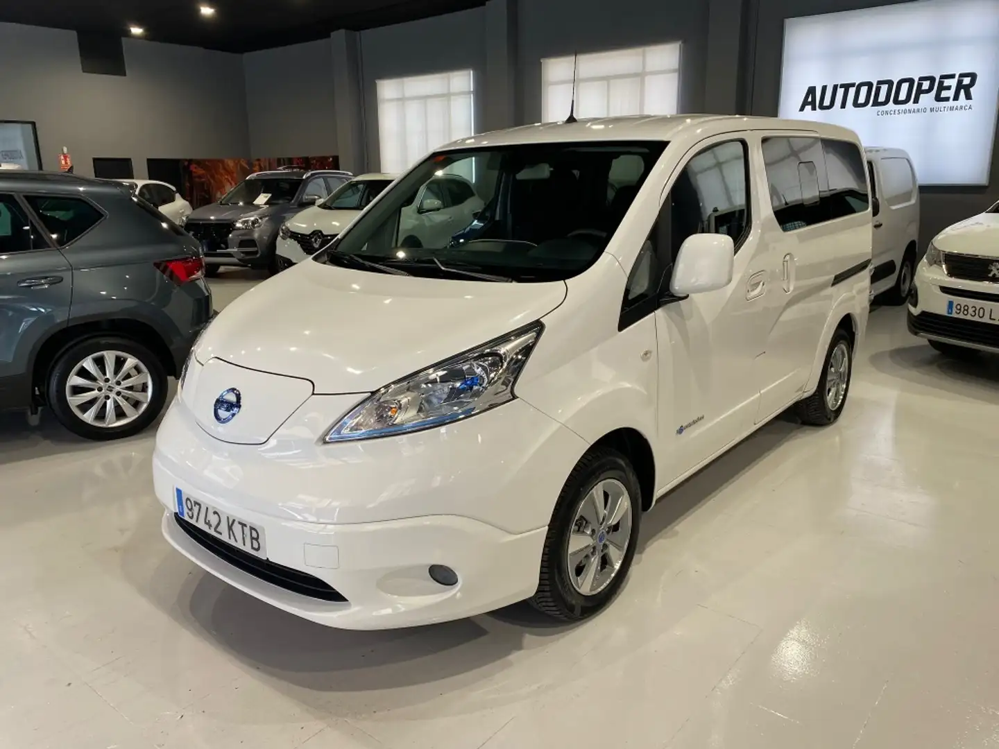 Nissan NISSAN NV200 M1 Monovolumen  Automático de 5 Puer Білий - 2