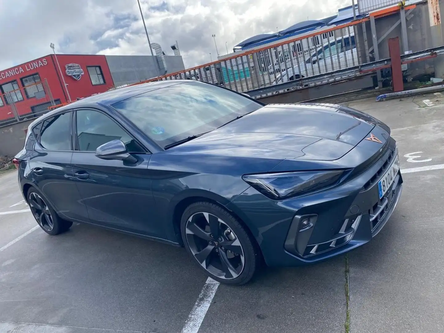 CUPRA Sonstige 1.5 eTSI 110kW (150CV) DSG Grau - 2