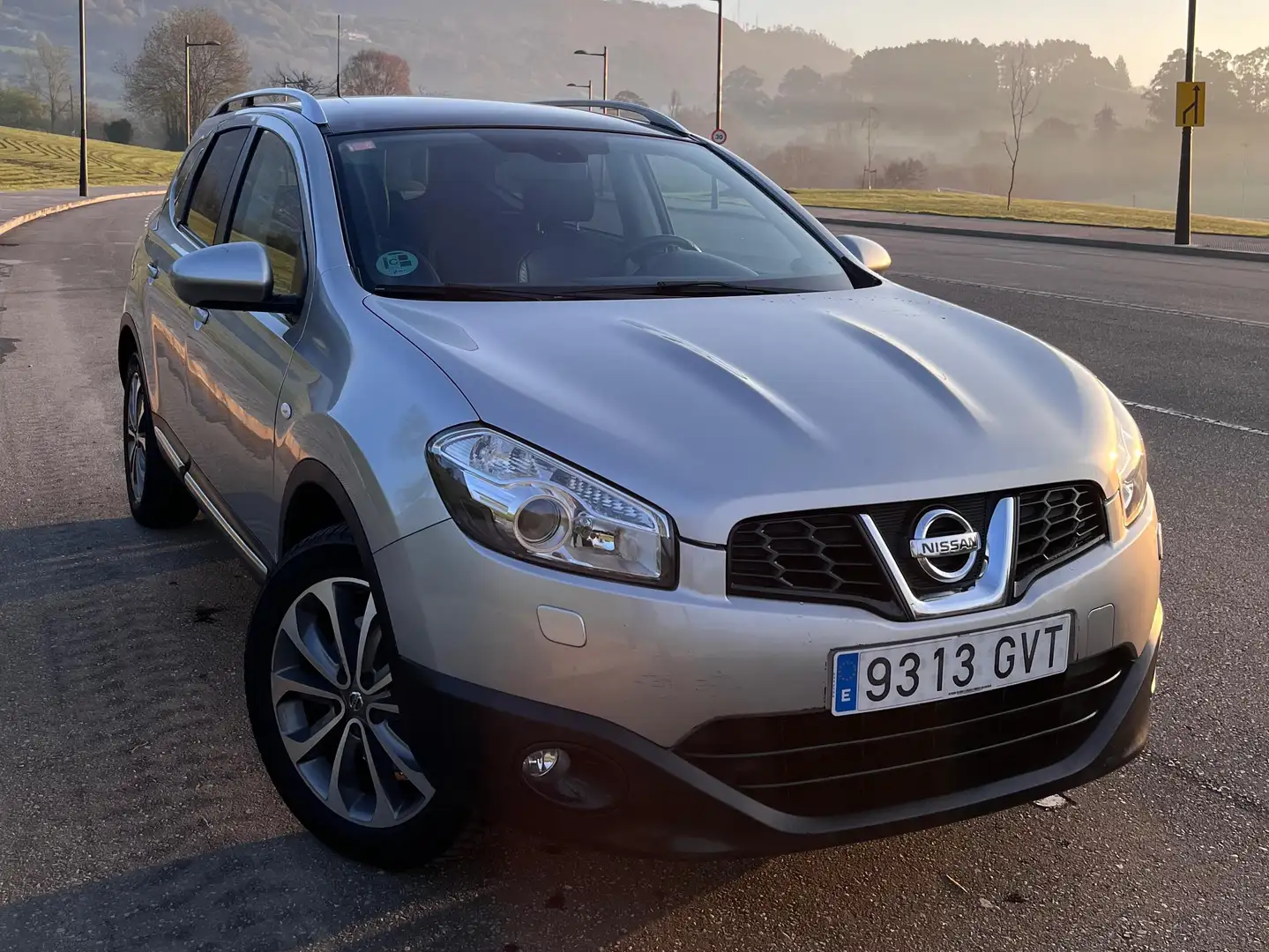 Nissan Qashqai+2 Q 2 2.0 Tekna Premium 4x4 CVT 18´´ Tekna Premium Plateado - 2