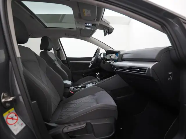 Volkswagen Golf view 3