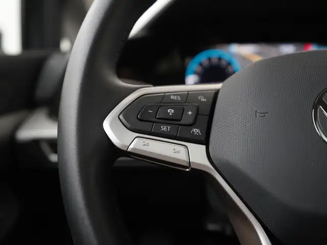 Volkswagen Golf view 8