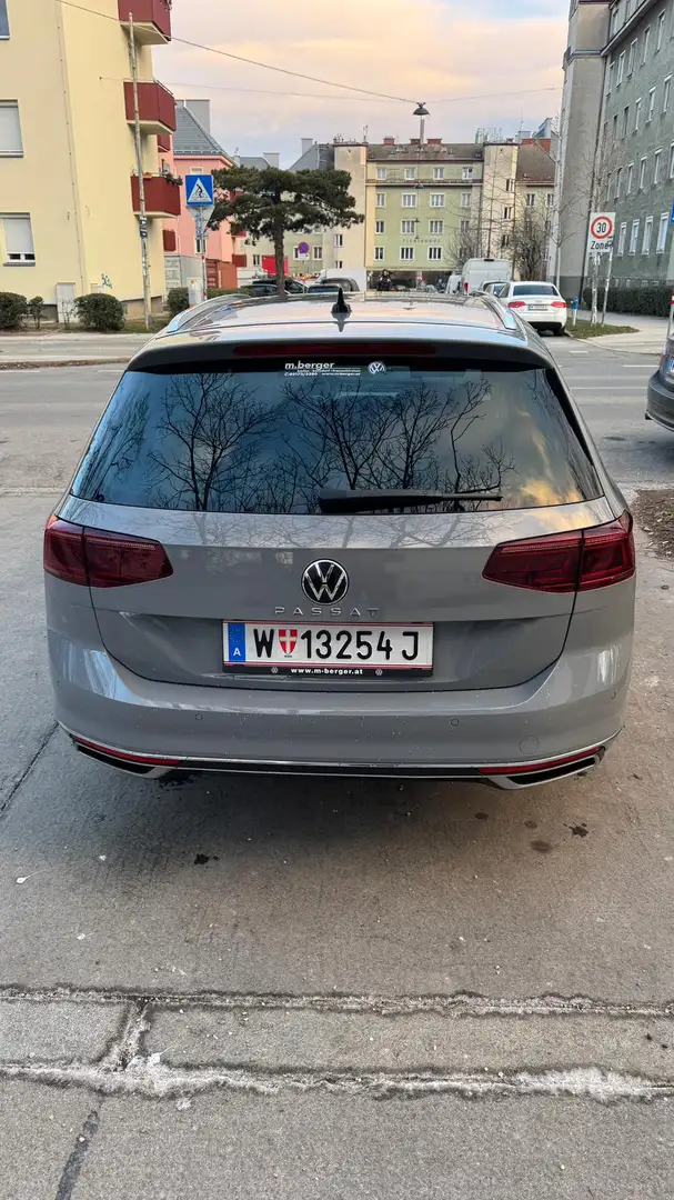 Volkswagen Passat Passat Elegance Grau - 2