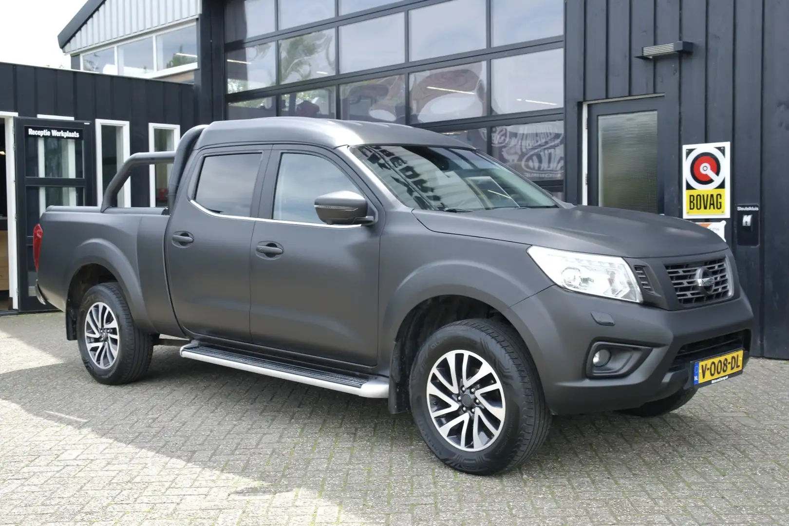 Nissan Navara 2.3 dCi Tekna Double Cab | Automaat | Grijs Kentek Negro - 1