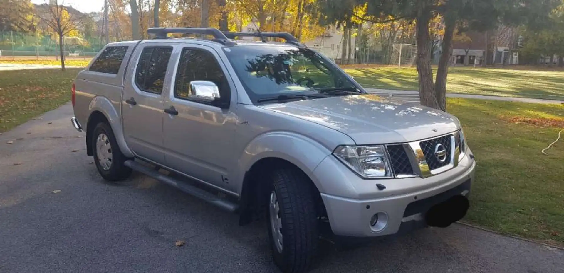 Nissan Navara Grau - 2