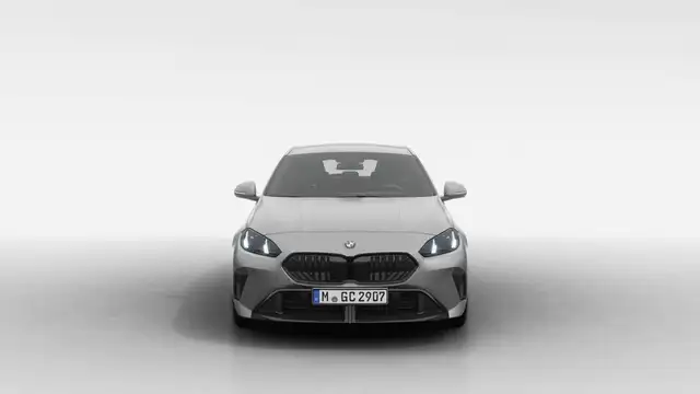 BMW 1 Series view 3