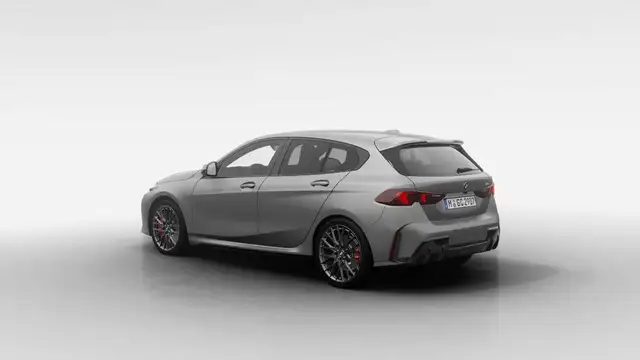 BMW 1 Series view 2