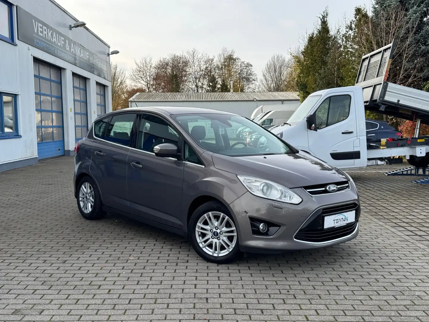 Ford C-Max Titanium Braun - 1