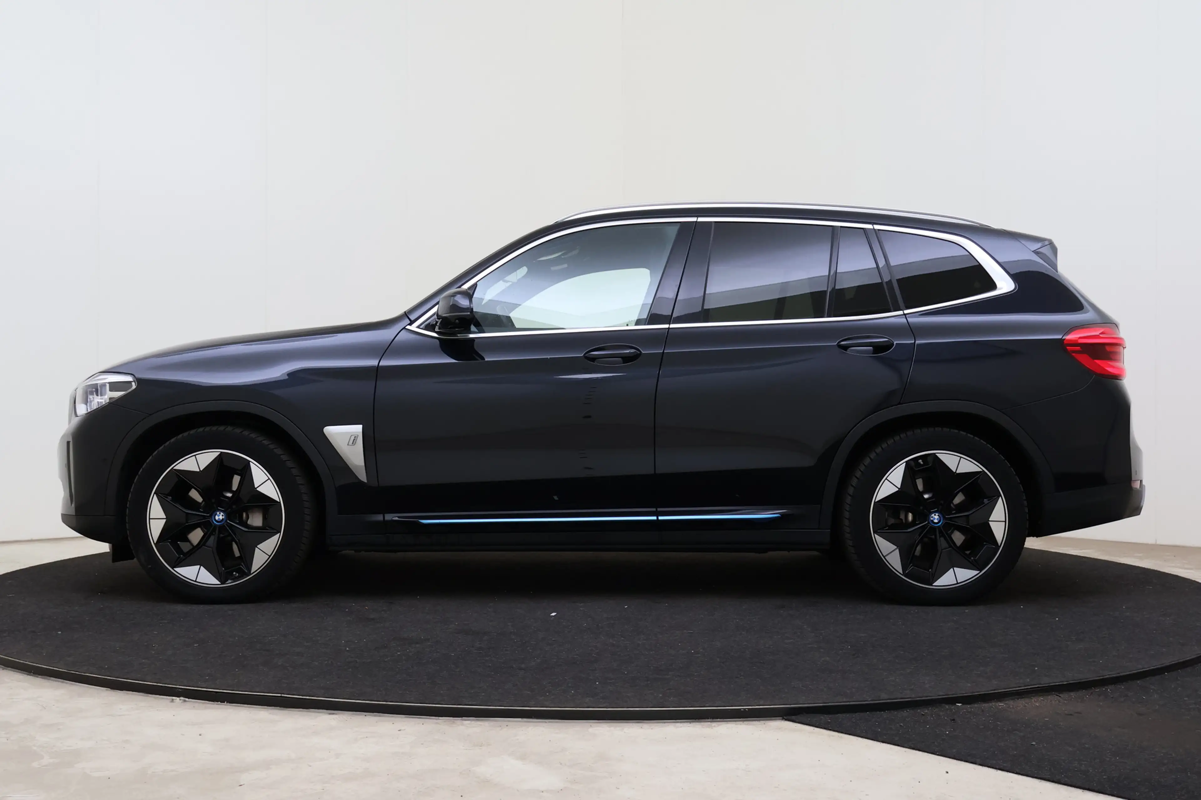 BMW iX3 High Executive / Trekhaak / Sportstoelen / Head-Up — photo 14