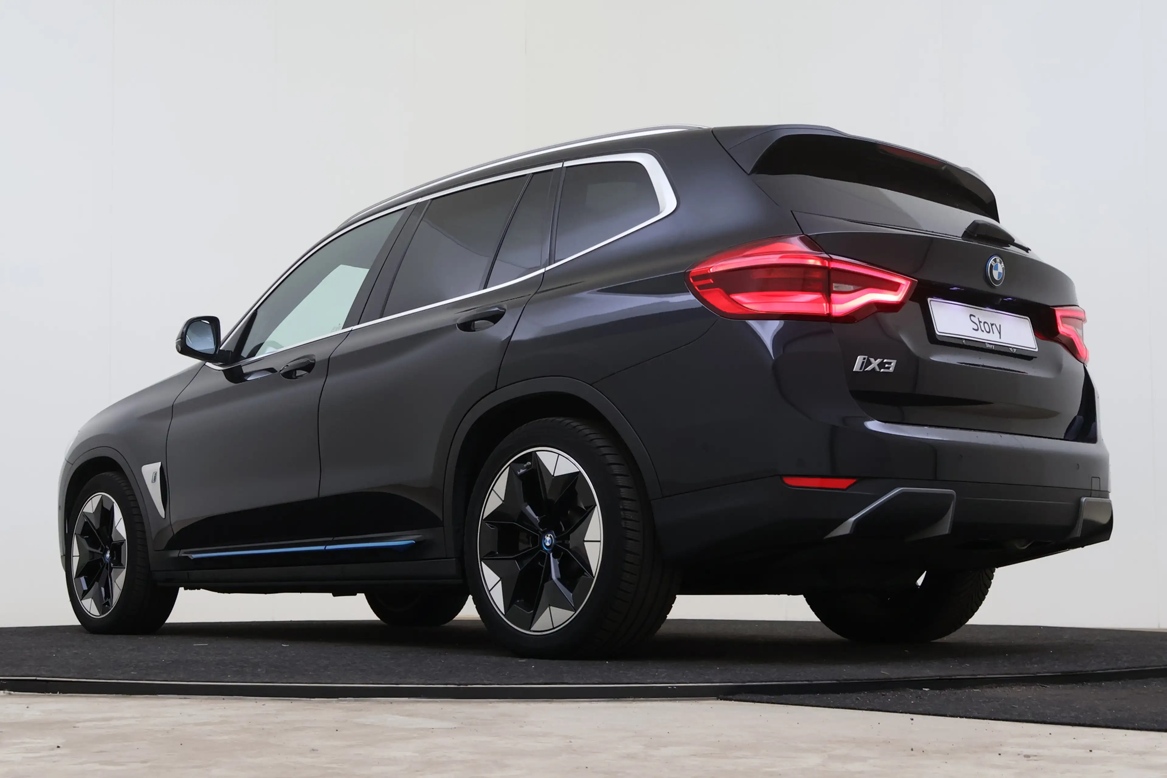 BMW iX3 High Executive / Trekhaak / Sportstoelen / Head-Up — photo 11