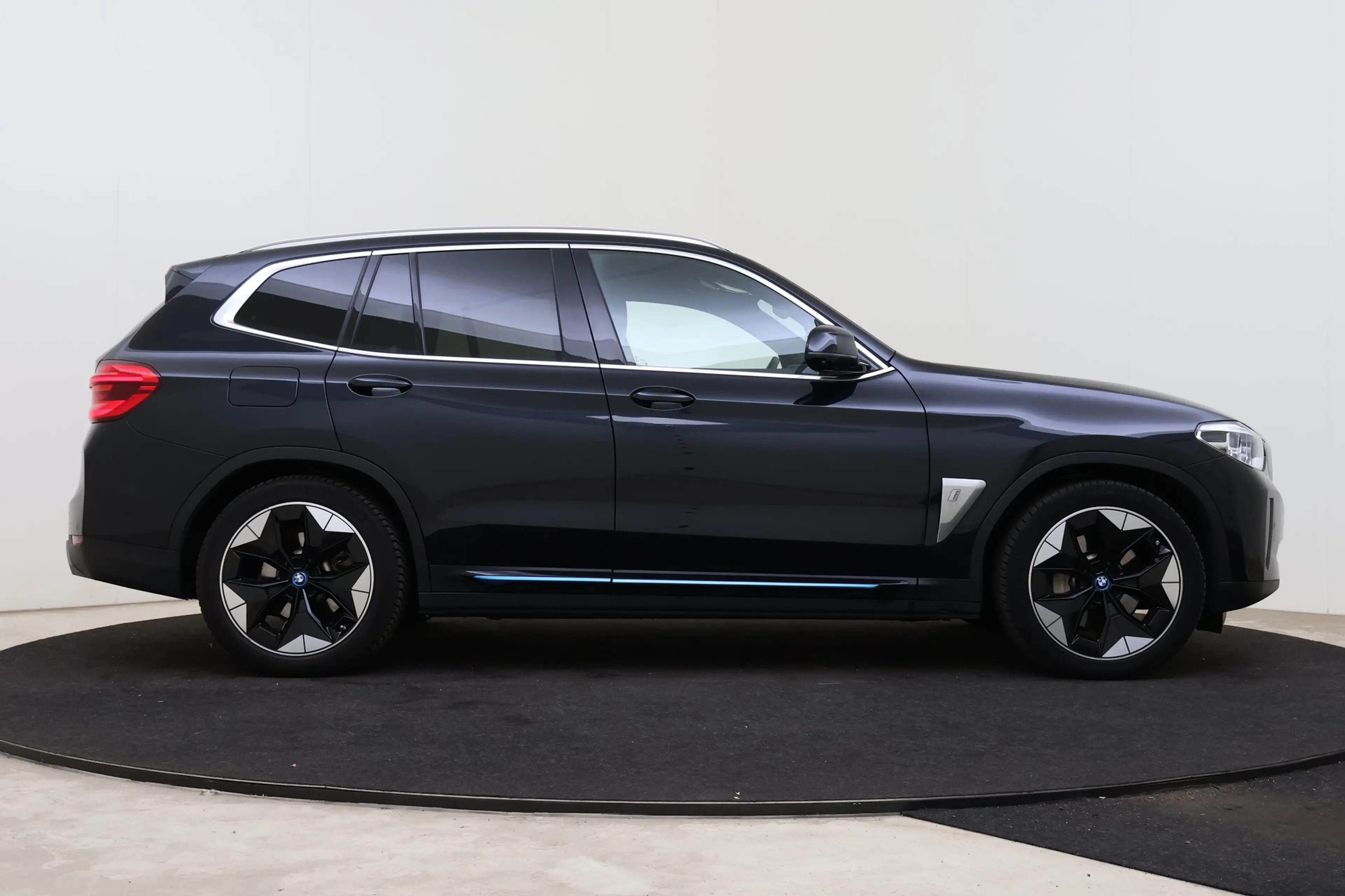 BMW iX3 High Executive / Trekhaak / Sportstoelen / Head-Up — photo 7