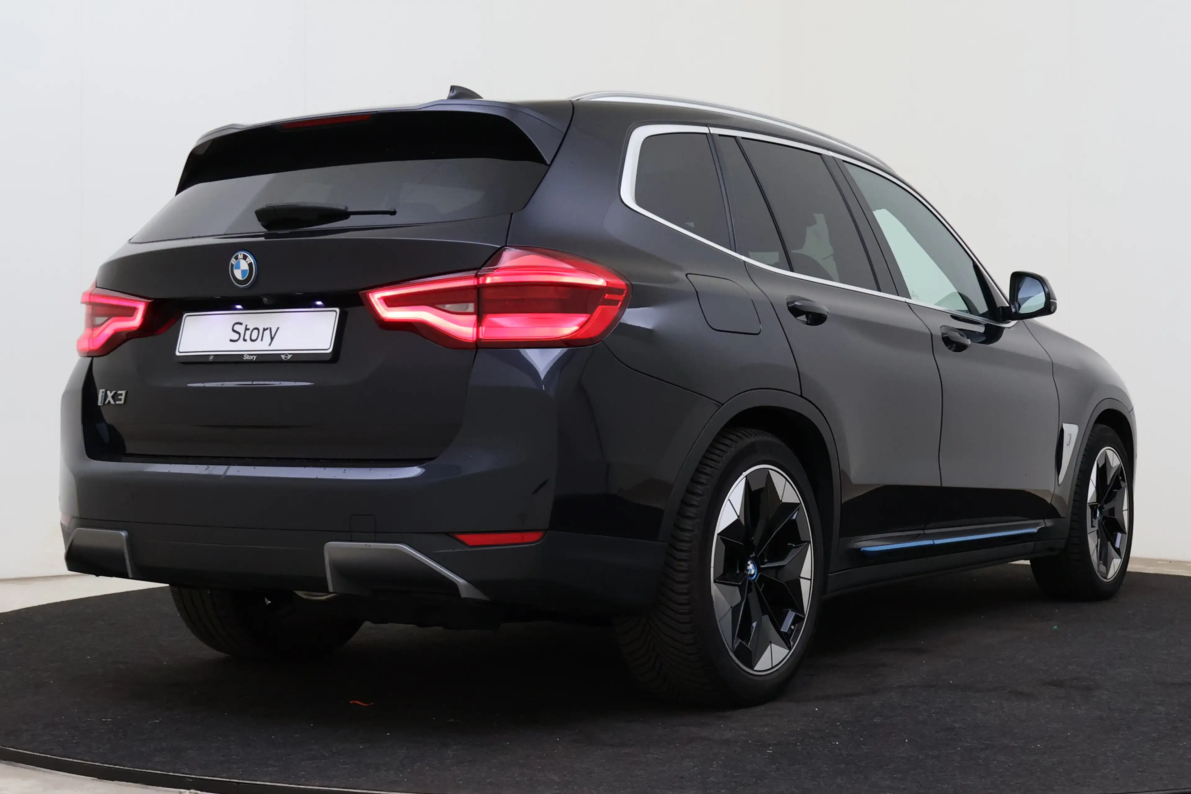 BMW iX3 High Executive / Trekhaak / Sportstoelen / Head-Up — photo 2