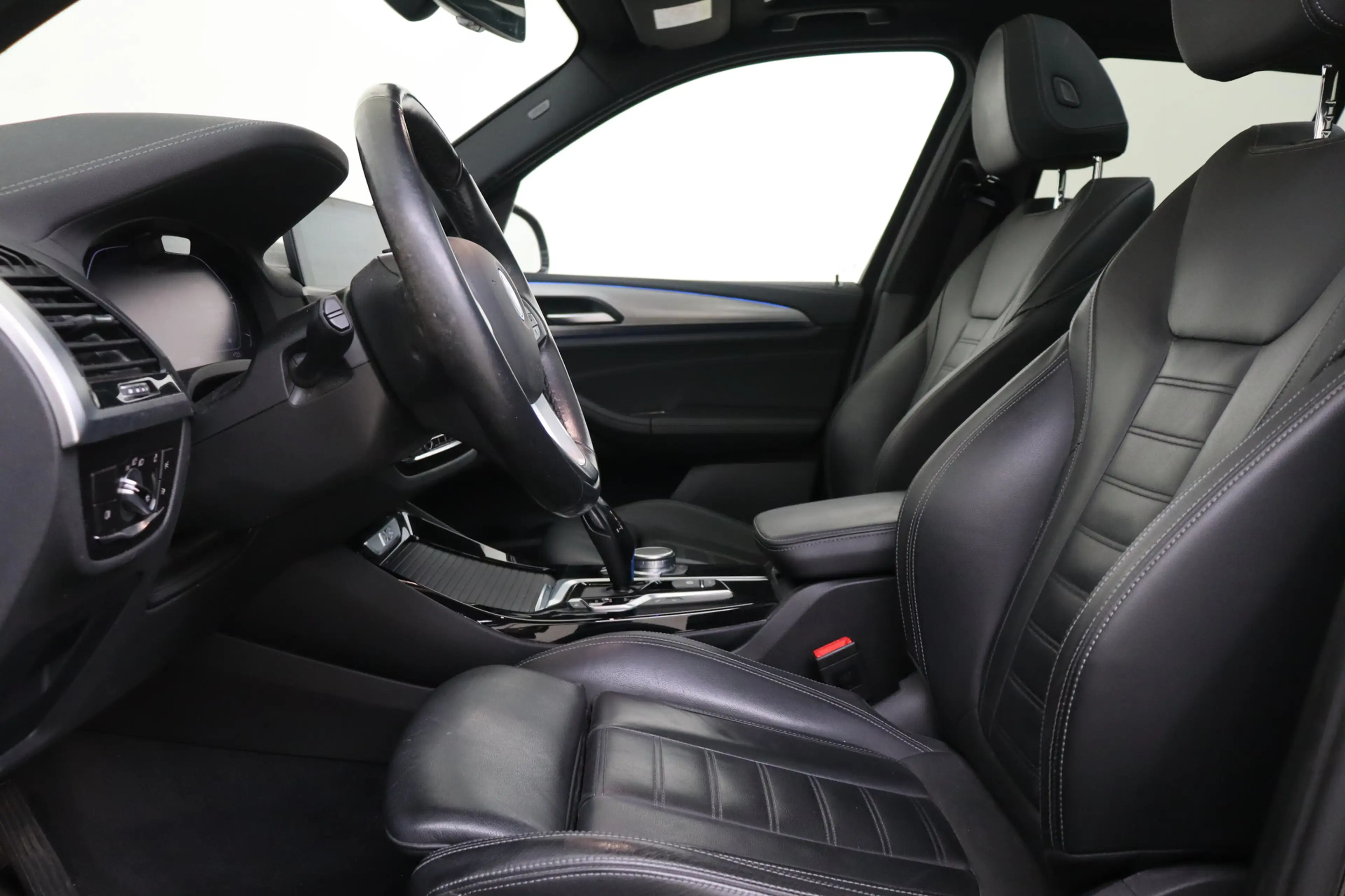 BMW iX3 High Executive / Trekhaak / Sportstoelen / Head-Up — photo 12