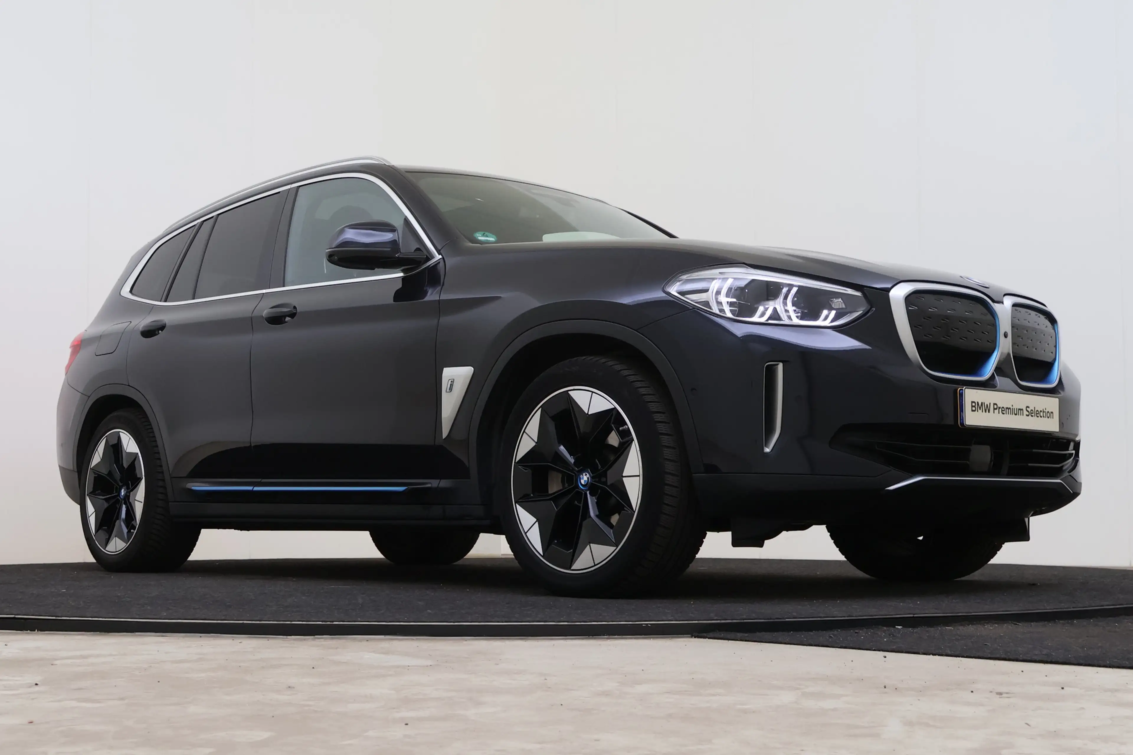 BMW iX3 High Executive / Trekhaak / Sportstoelen / Head-Up — photo 10