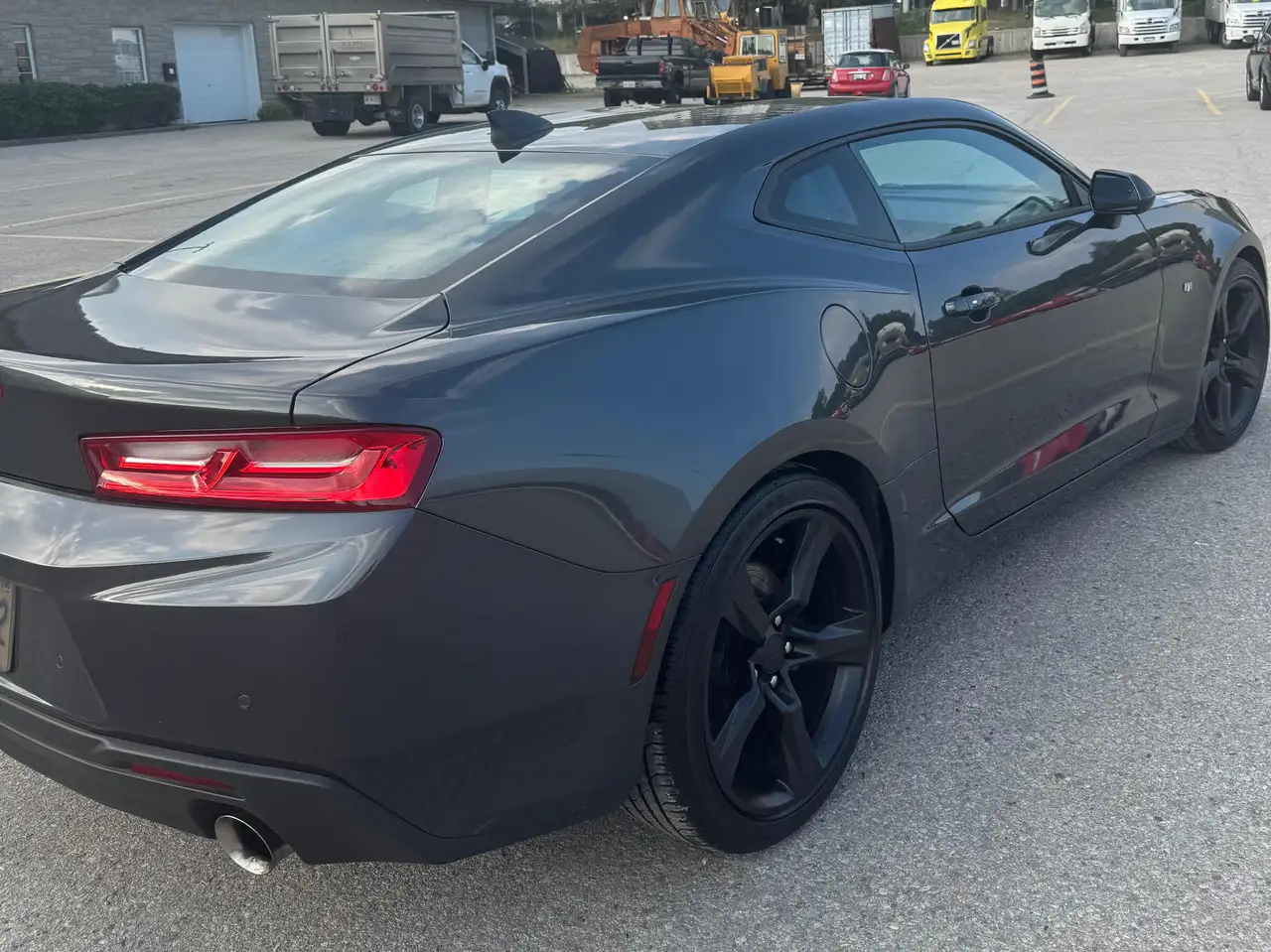 Chevrolet Camaro снимка Chevrolet Camaro