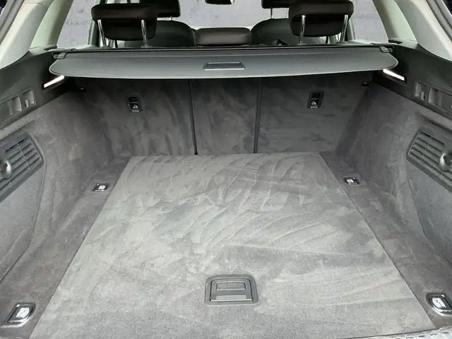 Audi E-Tron view 14