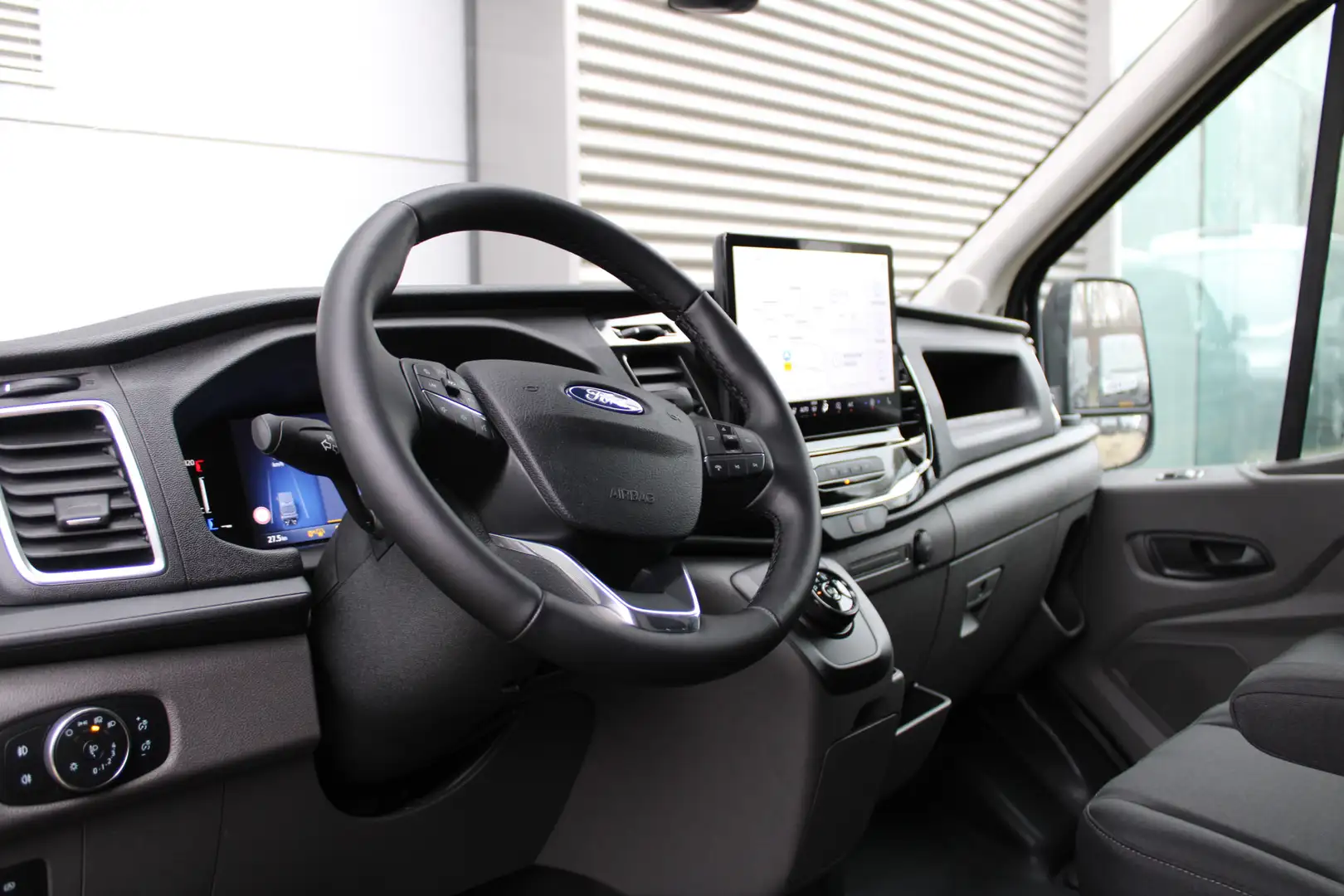 Ford Transit 350 2.0 TDCI L2H2 Trend 165pk - Facelift - 2x Schu Grijs - 2