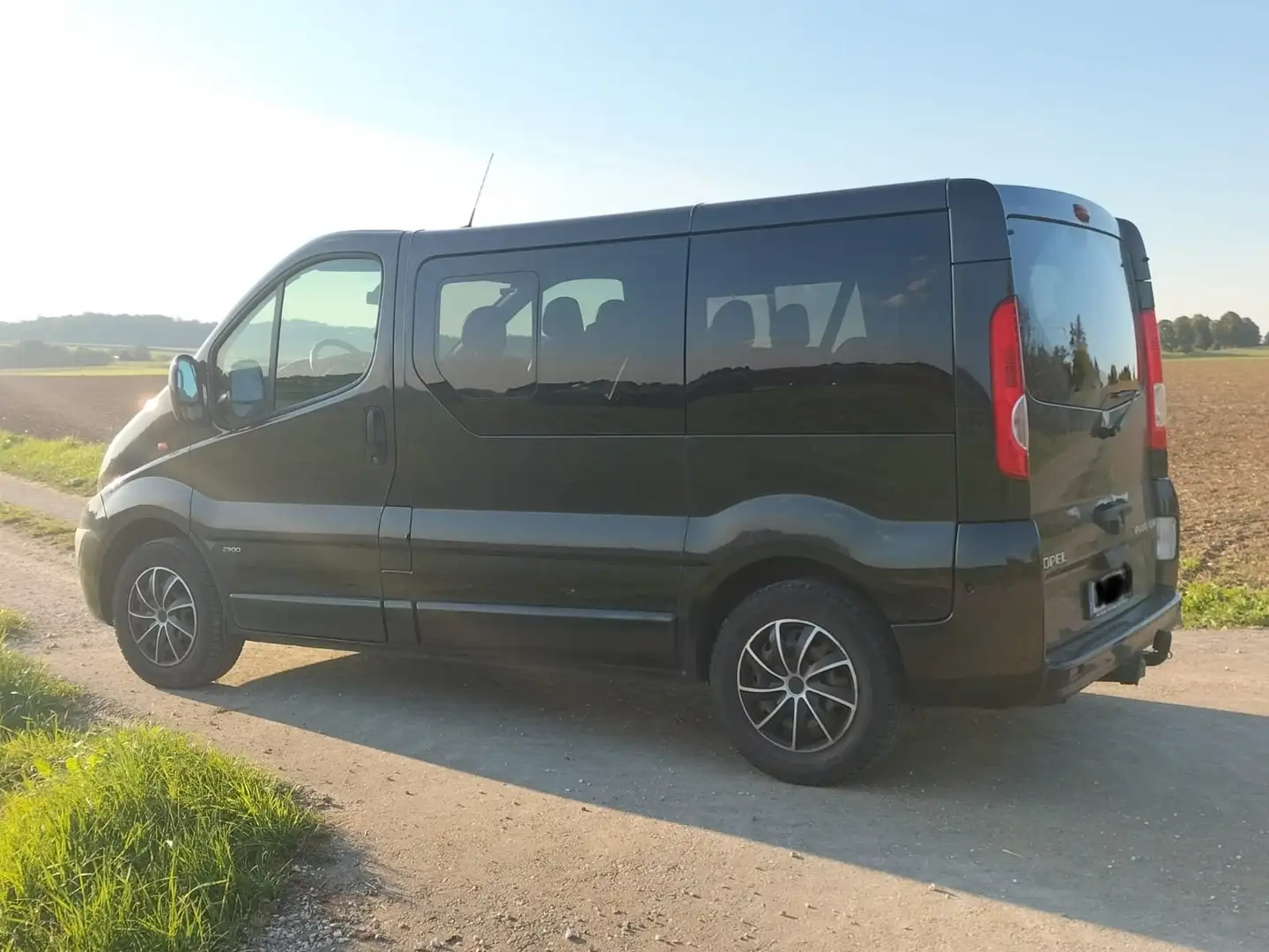 Opel Vivaro Vivaro 2.0 CDTI L1H1 DPF Life, TÜV neu Schwarz - 2