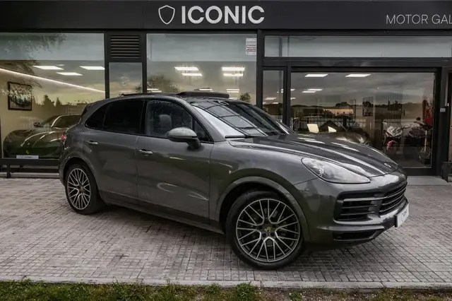 Porsche Cayenne main image