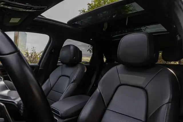 Porsche Cayenne view 12