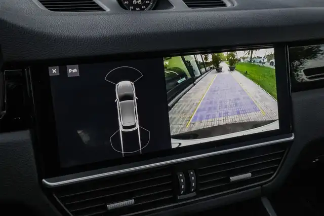 Porsche Cayenne view 14