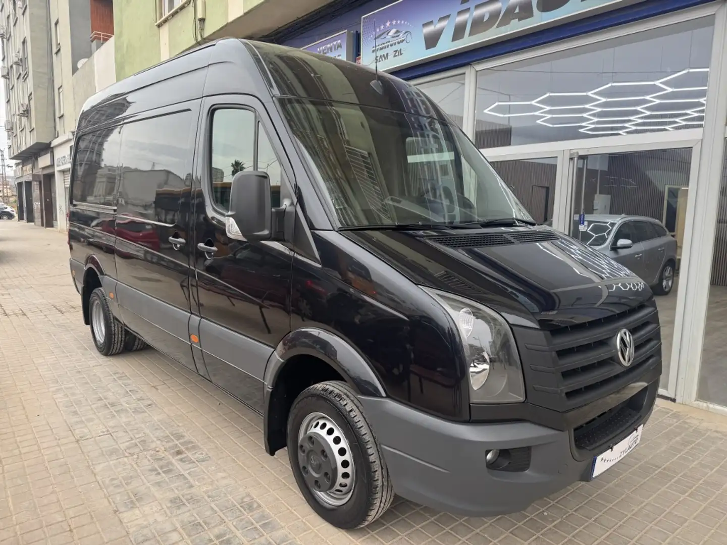 Volkswagen Crafter PRO Furgón BMT 50 BXL 163 TA con voladizo Zwart - 1