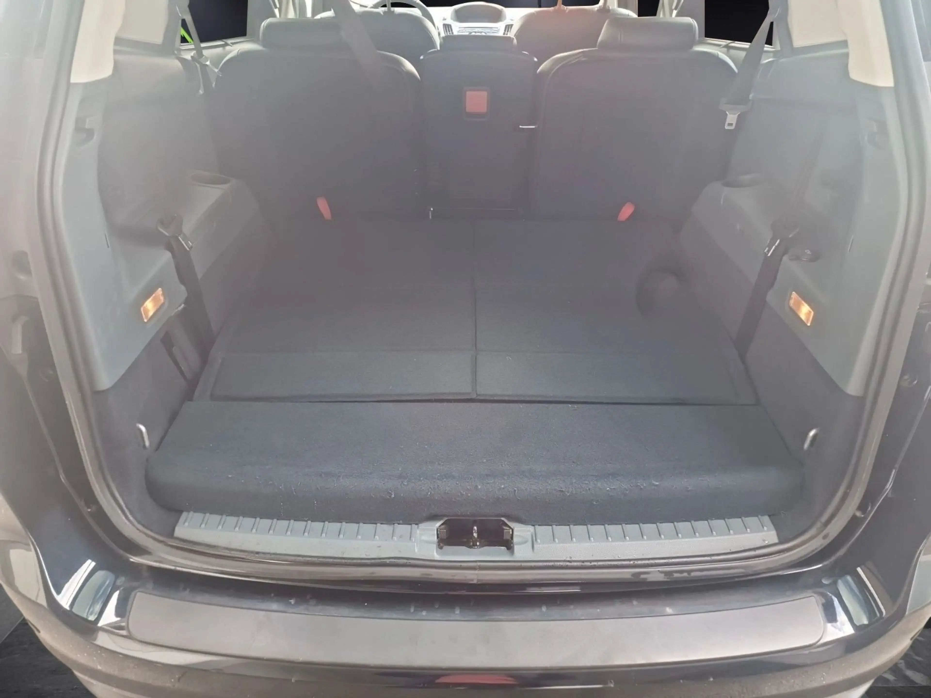 Ford Grand C-Max 2,0TDCi/7-STZ/NAVI/XENON/SHZ/PDC/APA — photo 8