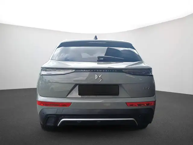 DS Automobiles DS 7 view 3