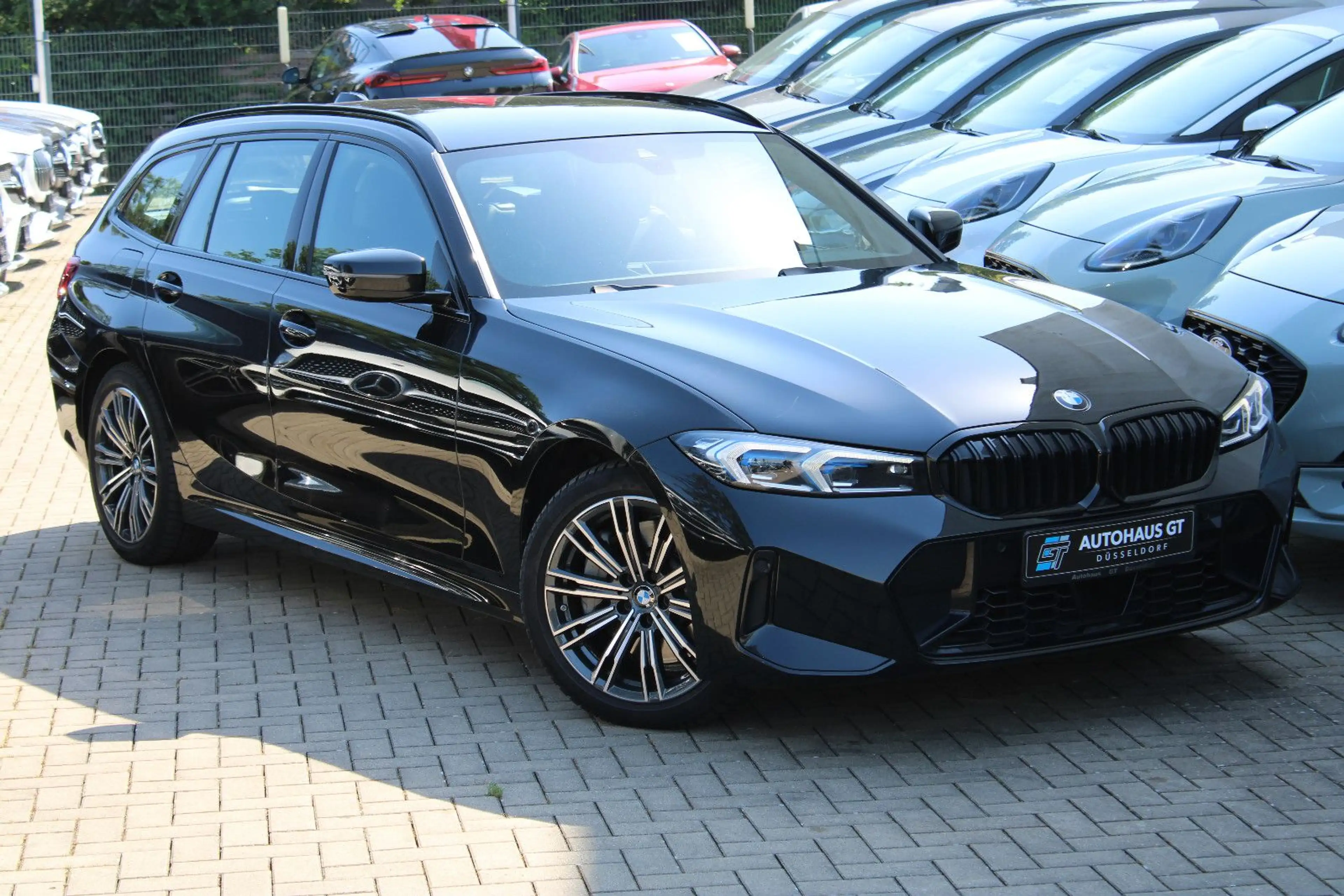 BMW 330 d xDrive/M-Paket/ACC/Harma/Standhzg/Kamer/AHK — photo 3