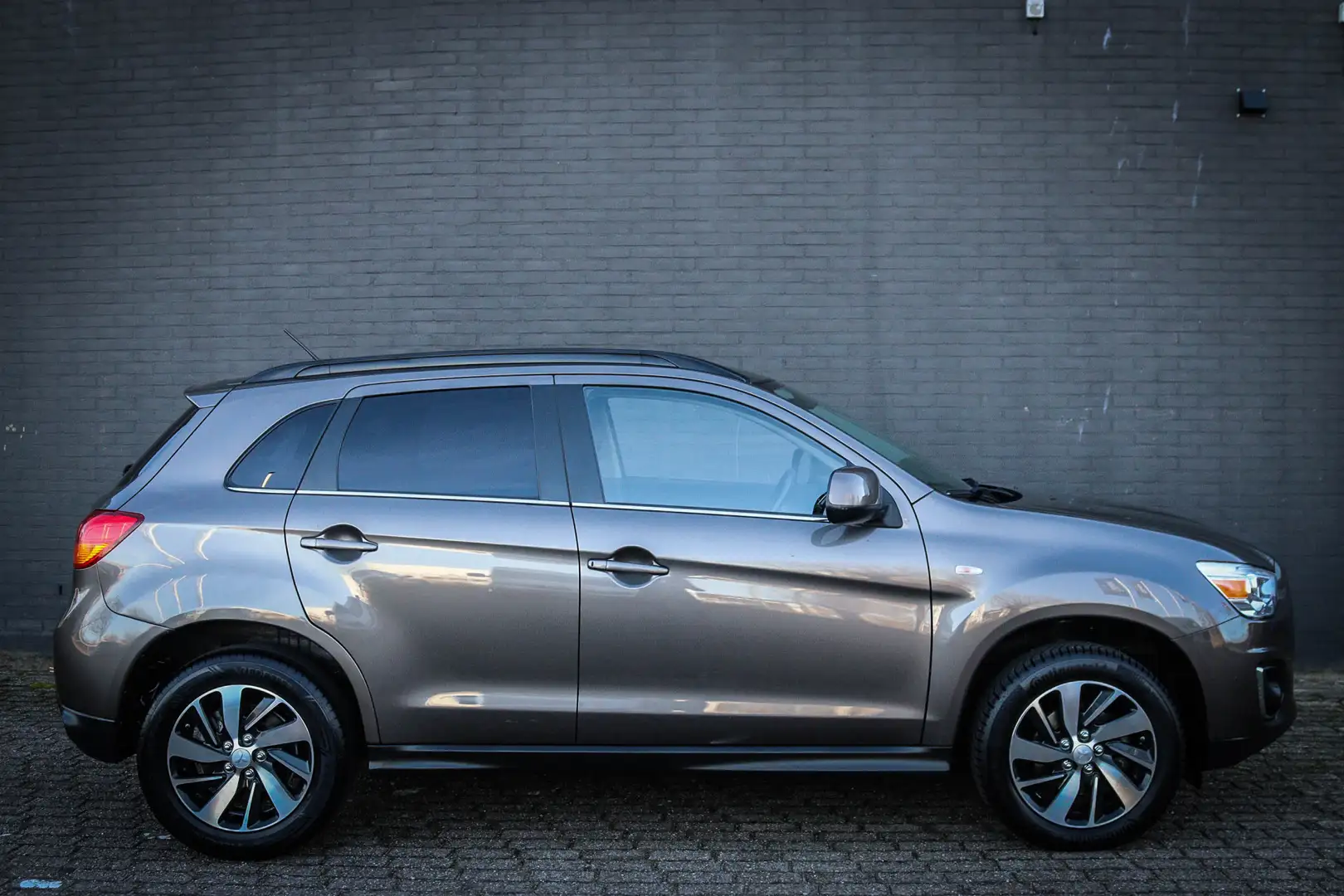 Mitsubishi ASX 1.6 Cleartec Invite+ Airco Braun - 2