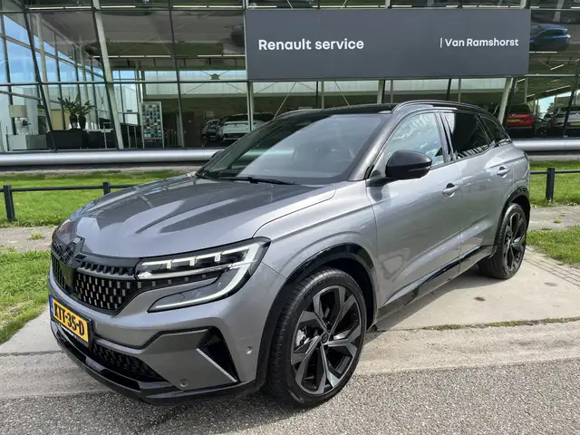 Renault Austral E-Tech full hybrid 200 Iconic Esprit Alpine / Pano