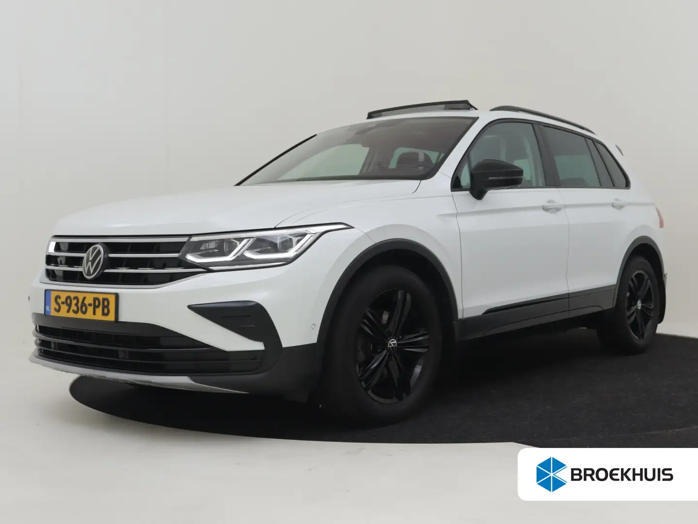Volkswagen Tiguan 1.5 TSI Urban sport 150pk DSG/AUTO | Head up displ Wit - 1