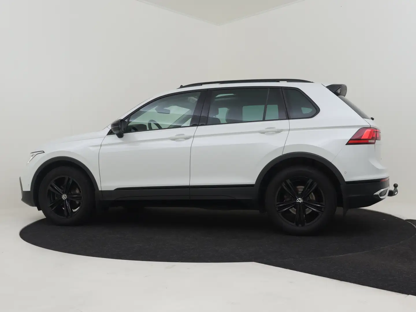 Volkswagen Tiguan 1.5 TSI Urban sport 150pk DSG/AUTO | Head up displ Wit - 2