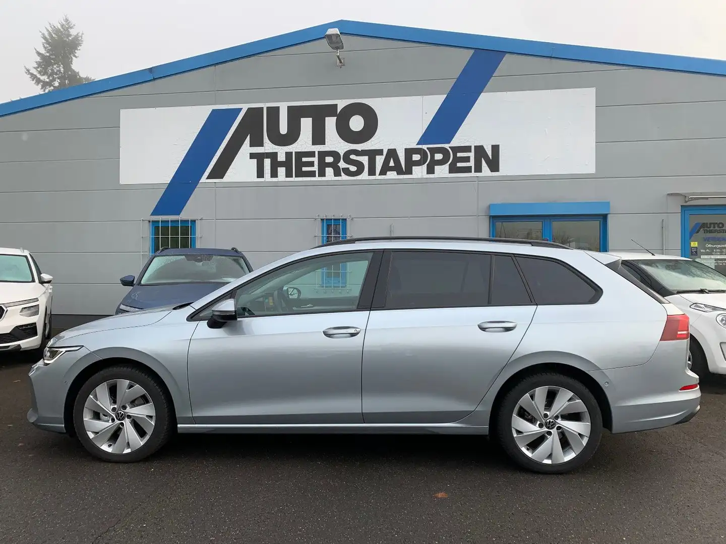 Volkswagen Golf Ko 1.5 eTSI 116PS Goal Appconnect/Kamera Silber - 2