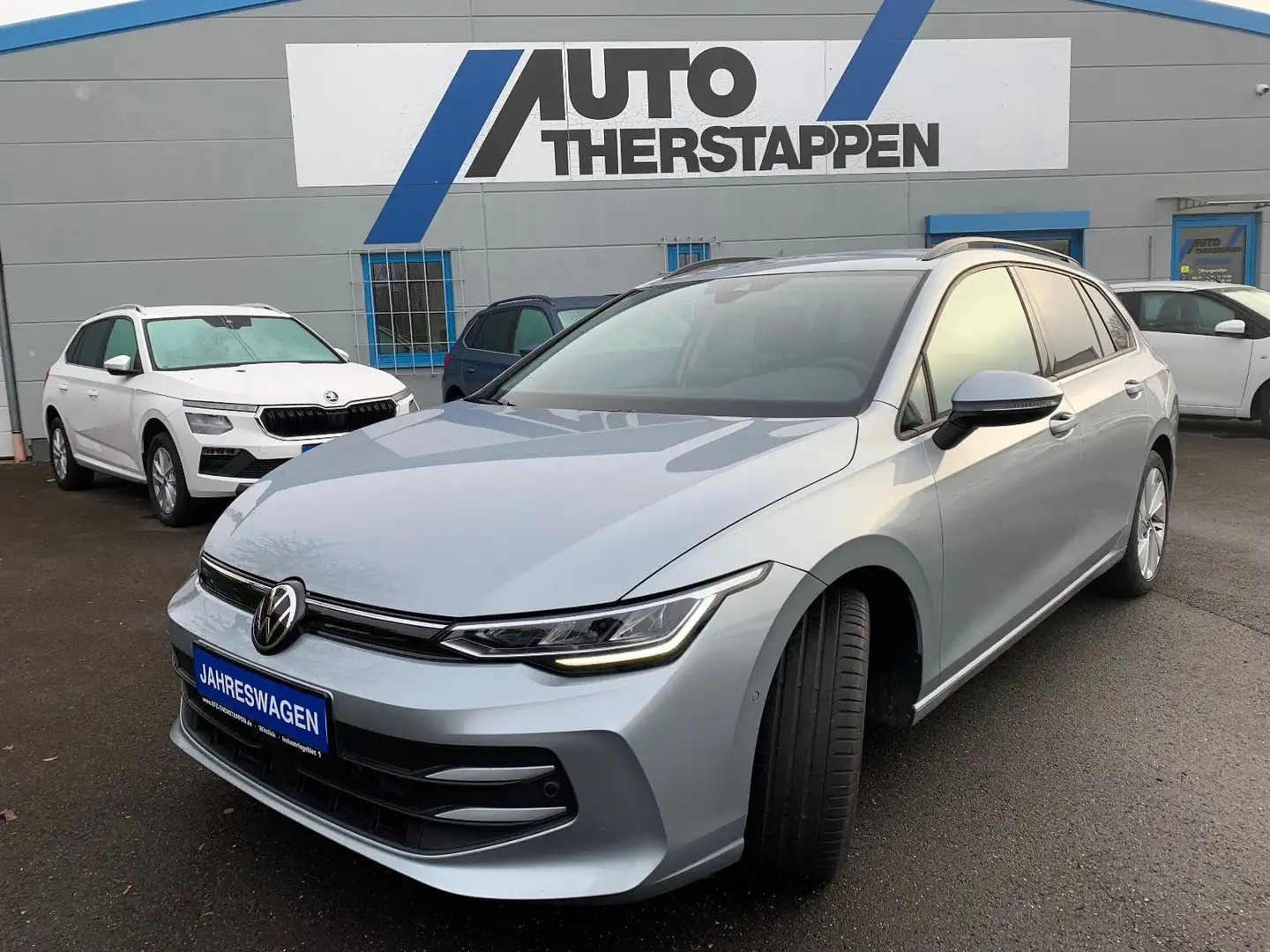 Volkswagen Golf Ko 1.5 eTSI 116PS Goal Appconnect/Kamera Silber - 1