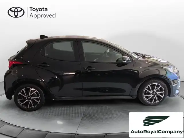 Toyota Yaris view 3