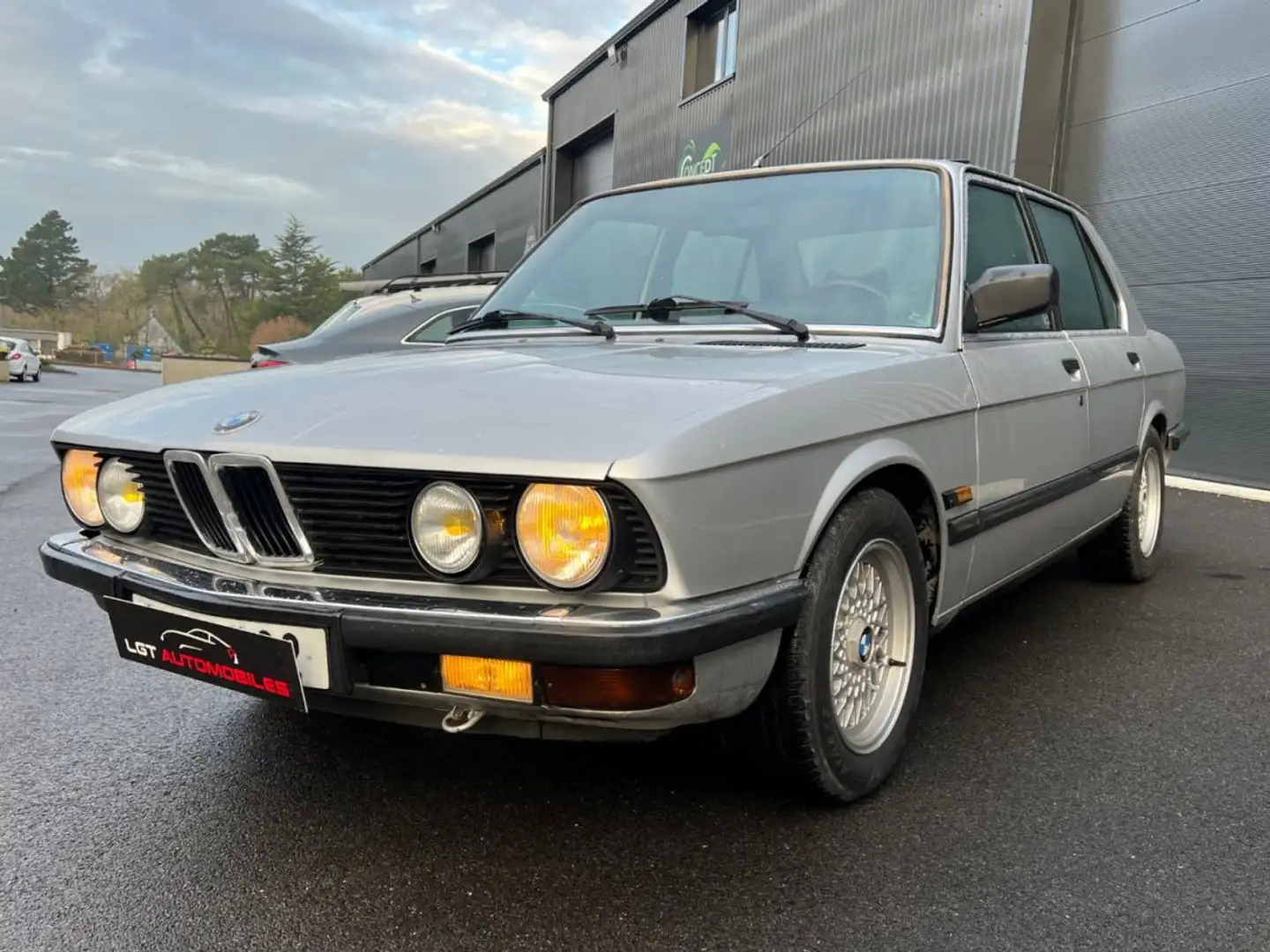 BMW 528 (E28) 528i 2.8 i 184cv - 2