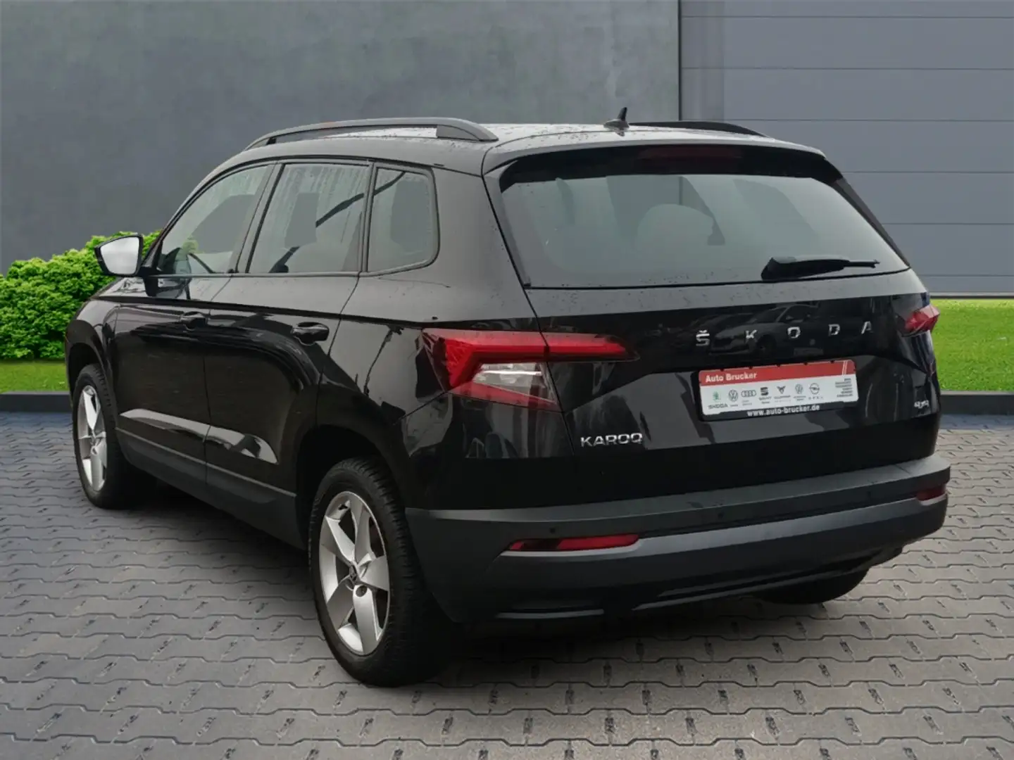 Skoda Karoq Ambition 4x4 2.0 TDI+Klimaautomatik+Alufelgen+DAB Schwarz - 2